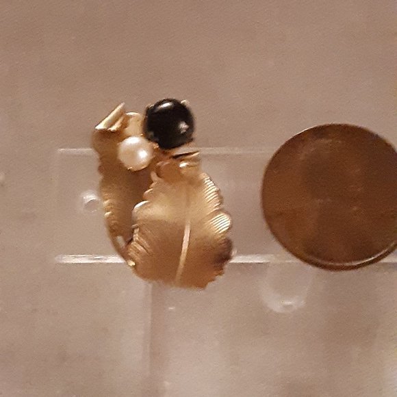 STAR BRAND CLIP EARRINGS/VINTAGE - Picture 7 of 7